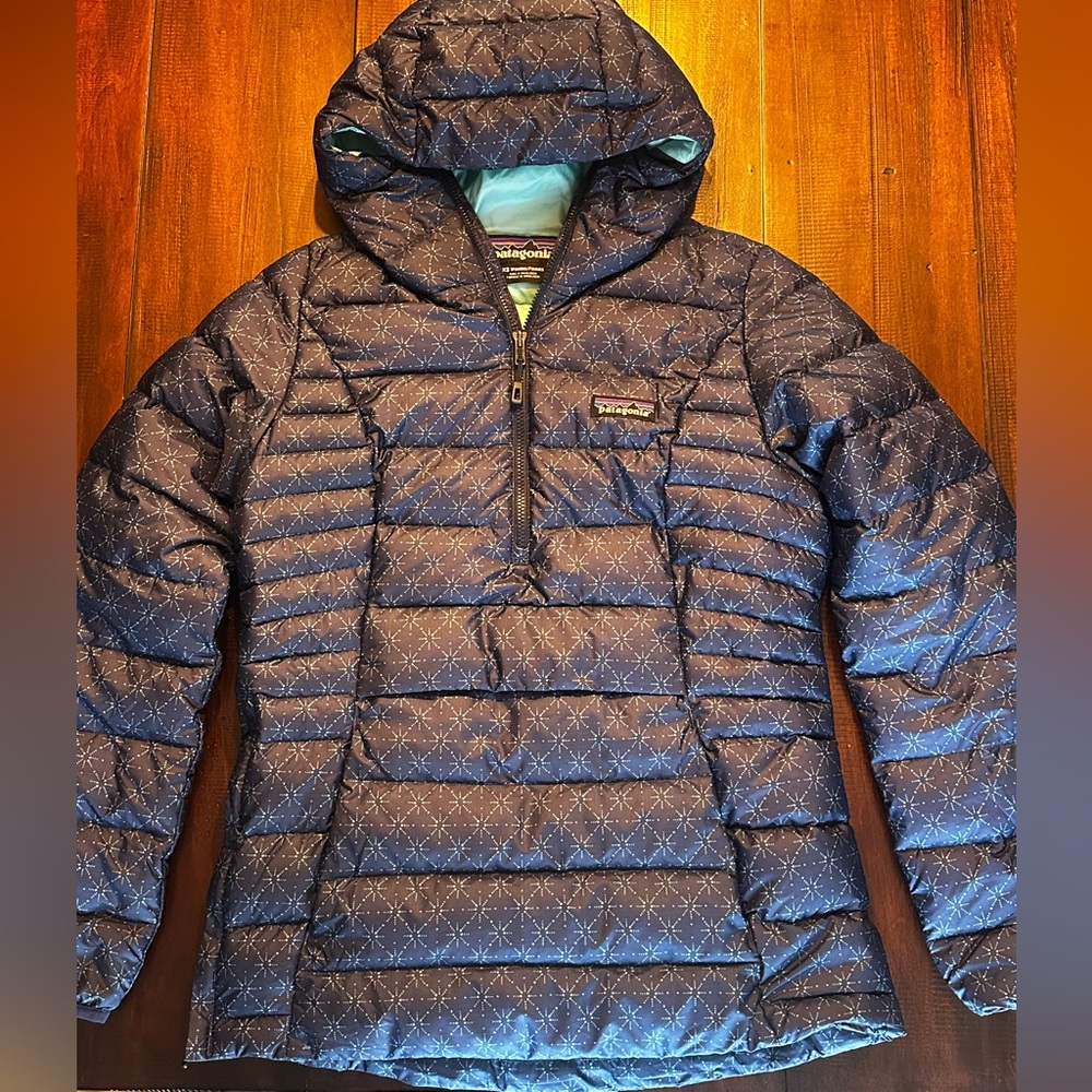 Patagonia Women’s Down Sweater Hoody Pullover XS